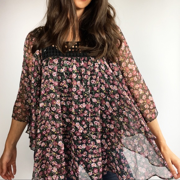 Daniel Rainn Tops - Daniel Rainn Boho Floral Crochet Kimono Blouse